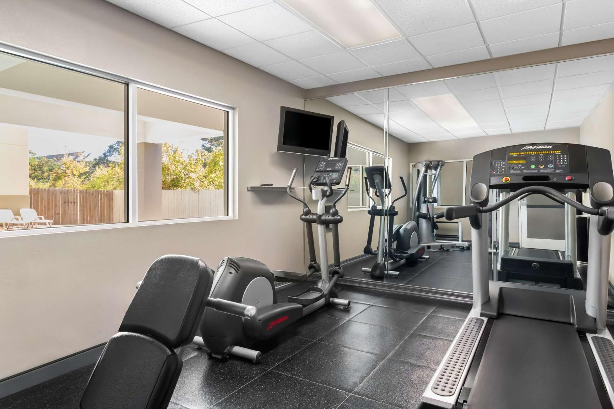 Sonesta Essential Iah Airport Jfk Boulevard - Newly Renovated Houston Exterior foto